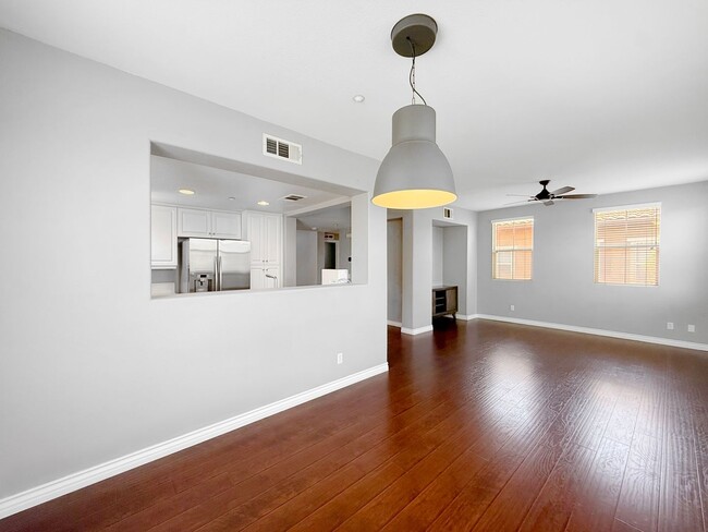 Building Photo - Charming 2BR/2BA Home with Attached Garage...