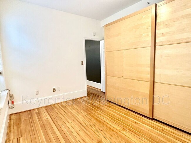 Building Photo - 3155 Mt Pleasant St NW