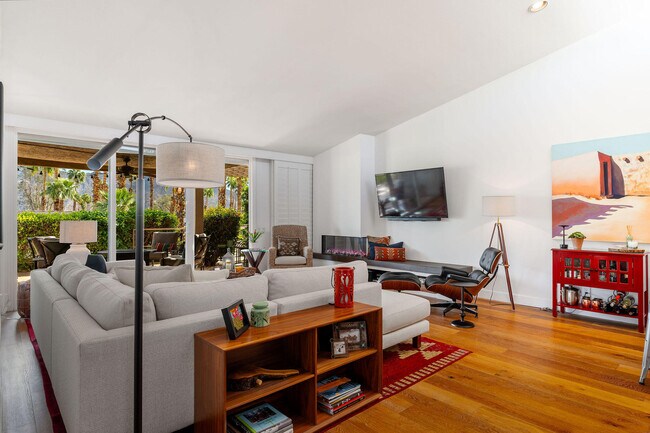 Building Photo - 48910 Noline Pl