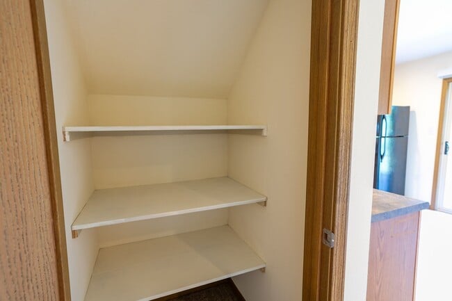 Building Photo - 701-703 Glenstone Dr.