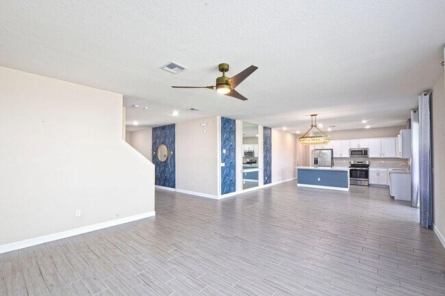 Building Photo - 12623 NW Copper Creek Dr