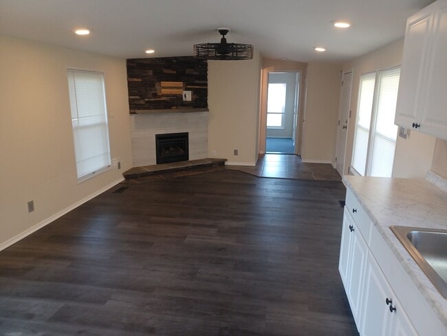 Building Photo - 1 James St