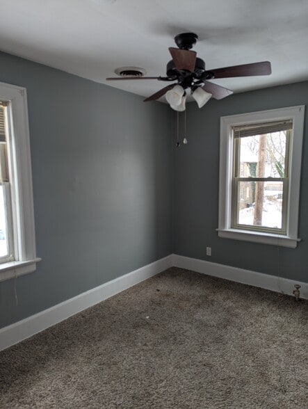 Building Photo - 663 W 7th St