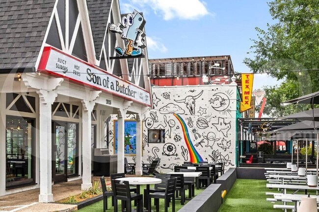 Building Photo - 5712 Hudson St