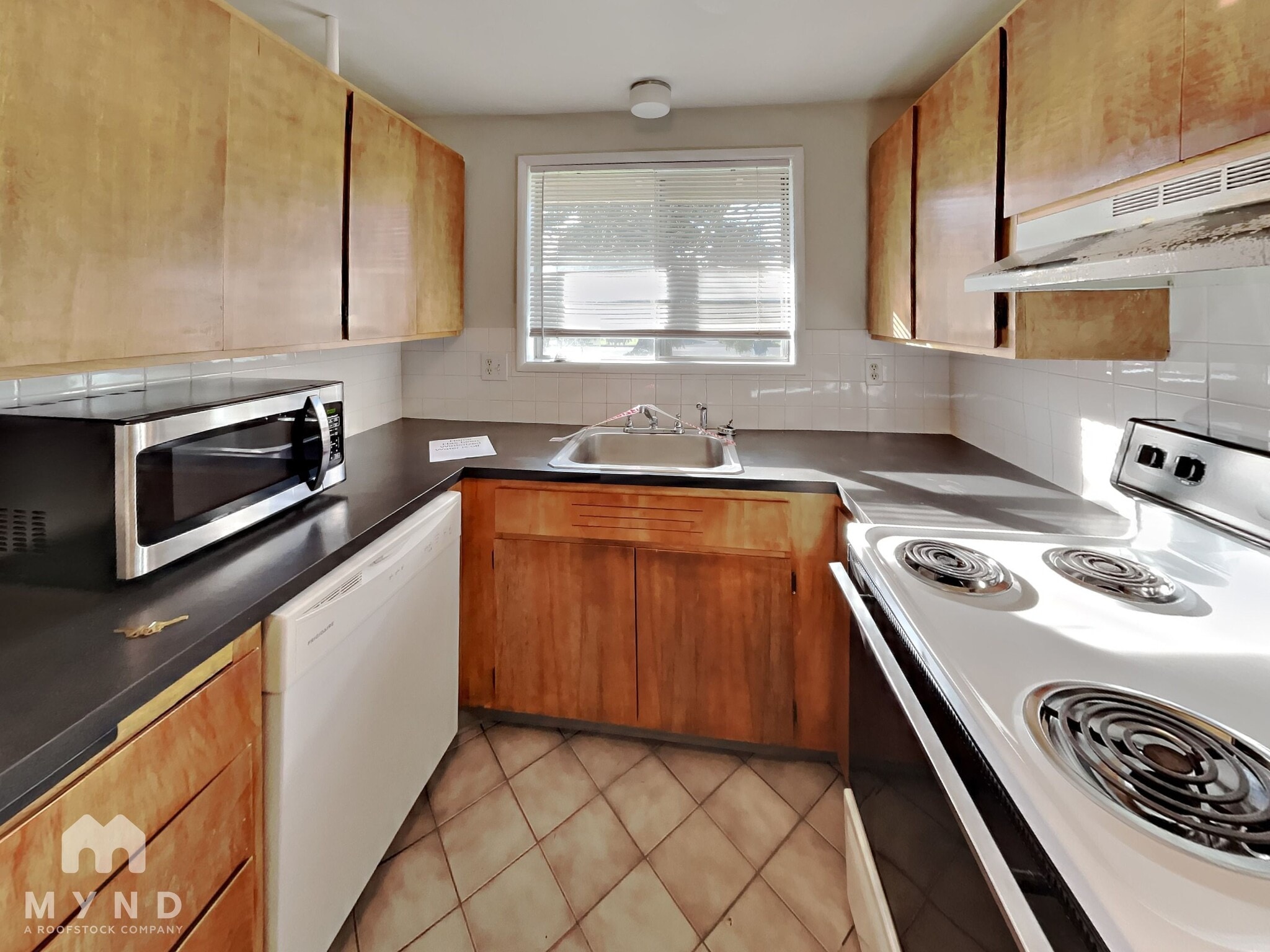 Building Photo - 705 NE 108th Ave