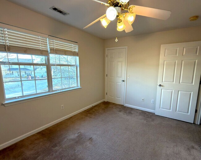 Building Photo - Spacious 5 bedroom 2 and a half bath home in Ringgold, GA