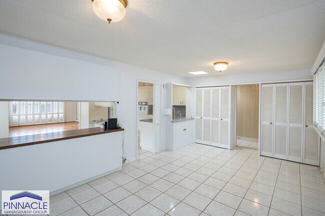 Building Photo - 378 Anolani St