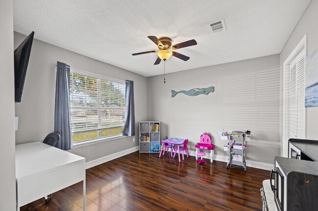 Building Photo - Pet Friendly 3-bedroom, 2-bath brick home with an office in southwest Pensacola