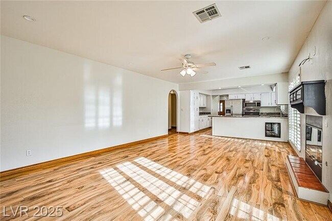 Building Photo - 6315 N Park St