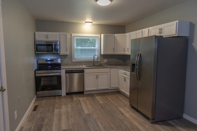Building Photo - 2079 23rd St Dr SE