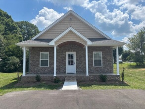 Building Photo - 210 Cherokee Dr