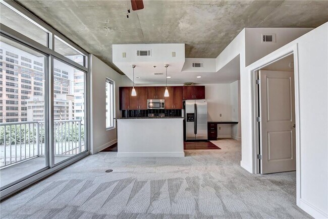 Building Photo - 44 Peachtree Pl NE