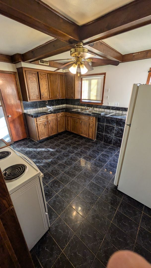 Building Photo - Charming  Single Family 3bd/1.5 bath