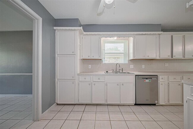 Building Photo - 9711 Mackworth Dr