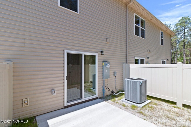 Building Photo - 512 Pate Dr