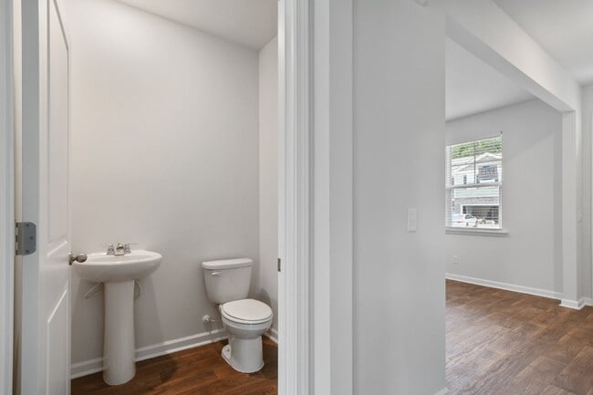 Building Photo - Charming 4 Bed Rental Home Located in Cypr...