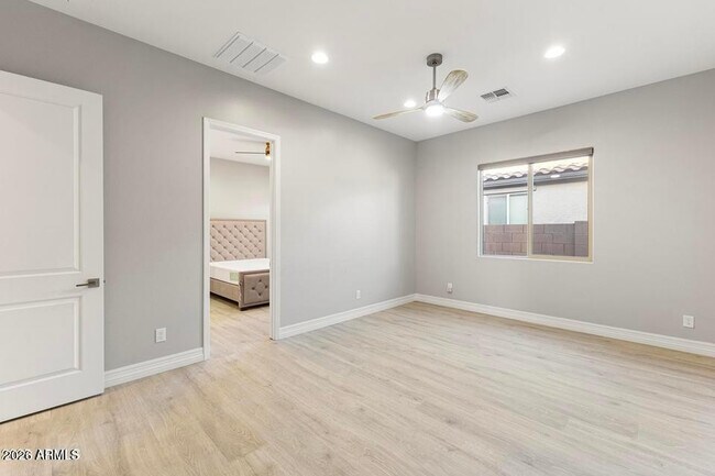 Building Photo - 11086 W Hadley St