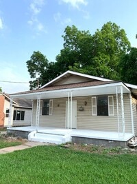 Building Photo - 3bed/1bath house