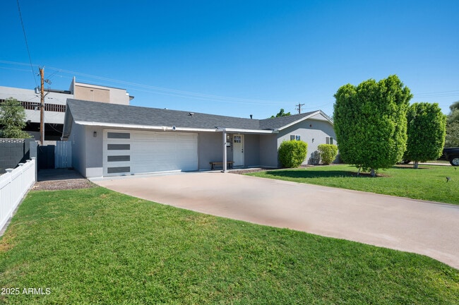 Building Photo - 2037 N 71st St