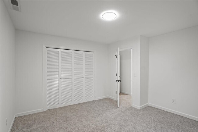 Building Photo - 2321 Queen Ann Rd