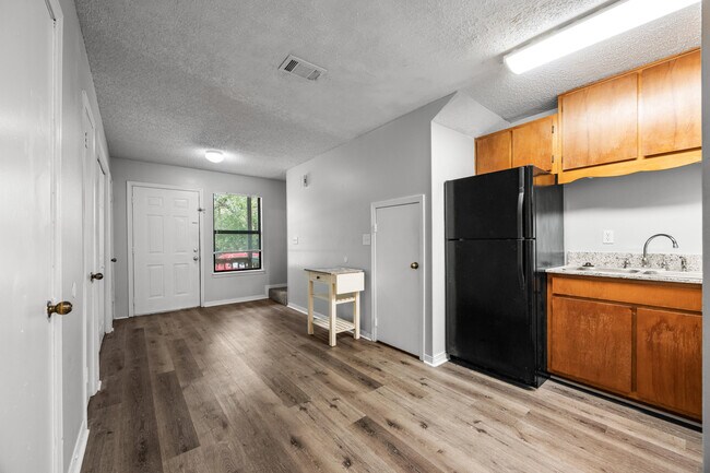 Building Photo - 205 Marquette St