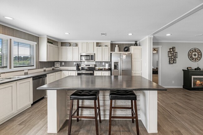 Building Photo - 334 Rd 5252