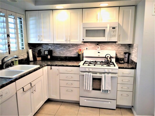 Building Photo - 41915 Largo