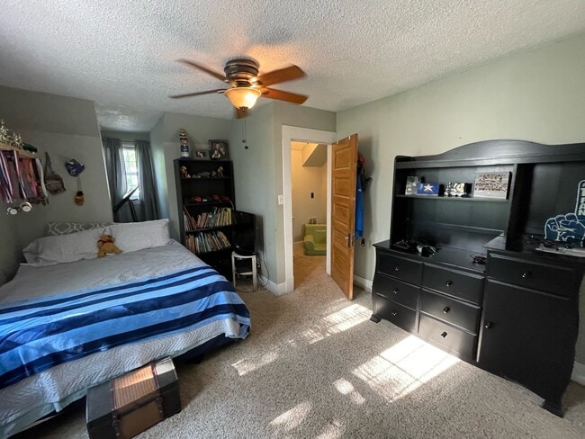 Building Photo - 701 Taylor Rd