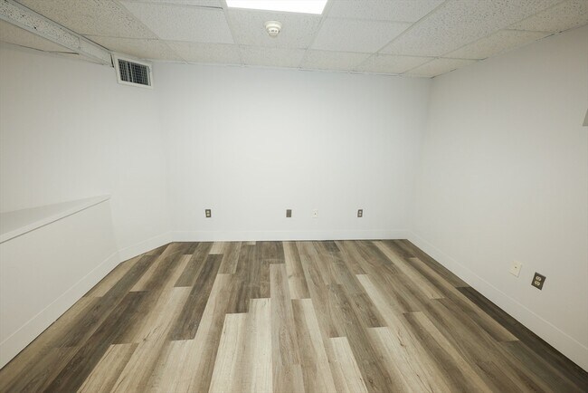 Building Photo - 1026 Chestnut St