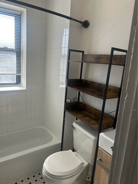 Building Photo - 12 Monticello Ave