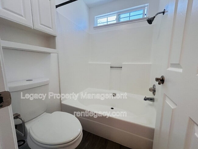 Building Photo - 3047 Mill Oak Way
