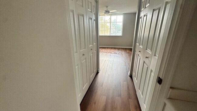 Building Photo - 4836 N State Rd 7