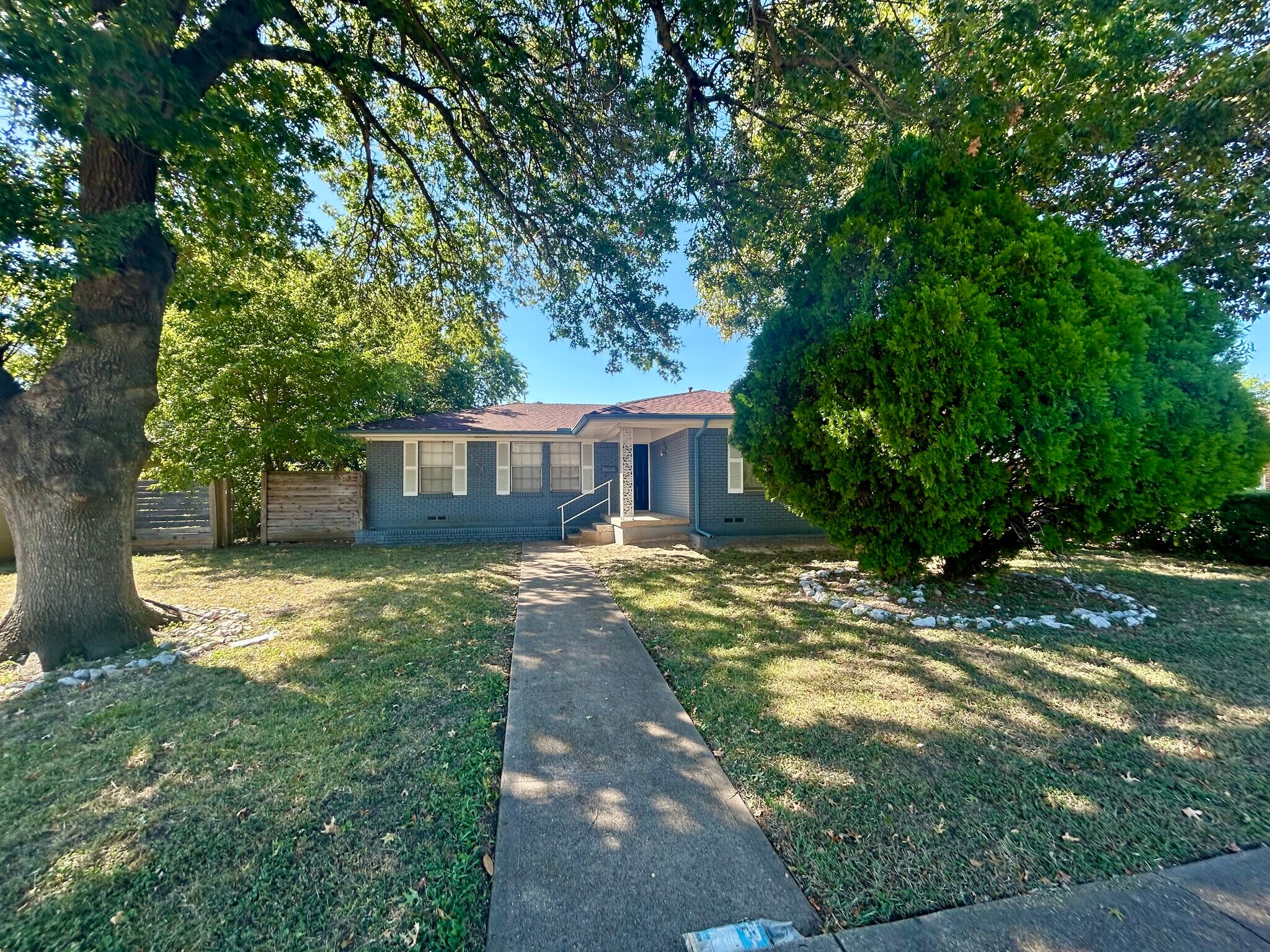 Building Photo - 5249 Dazzle Dr