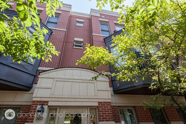 Building Photo - 1421 S Halsted St