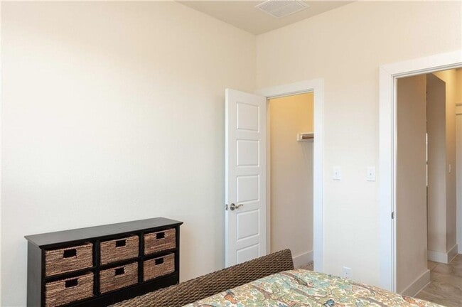 Building Photo - Pristine gated community single story home...