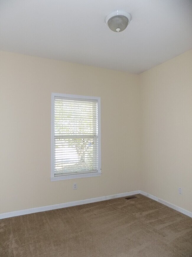 Building Photo - Earlewood-Offering Self Guided Tour with RENTLY!