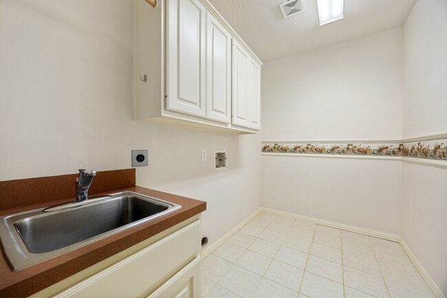 Building Photo - 21735 Canyon Peak Ln