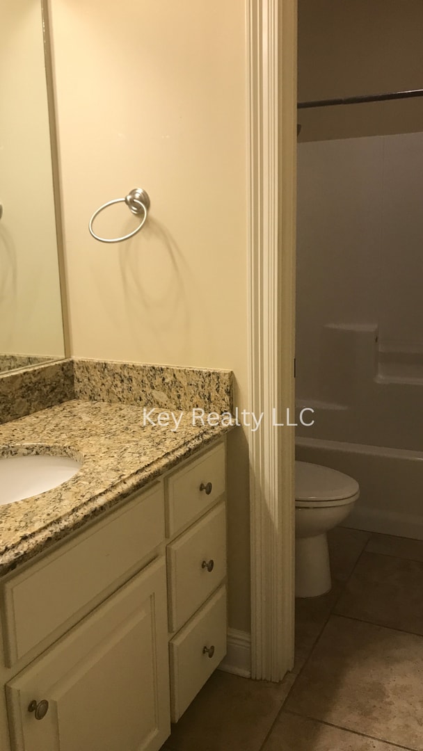 Building Photo - 5209 Rue De Chateau