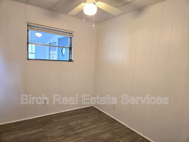 Building Photo - 7106 Commons Blvd