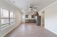 Building Photo - 400 Barbet Dr