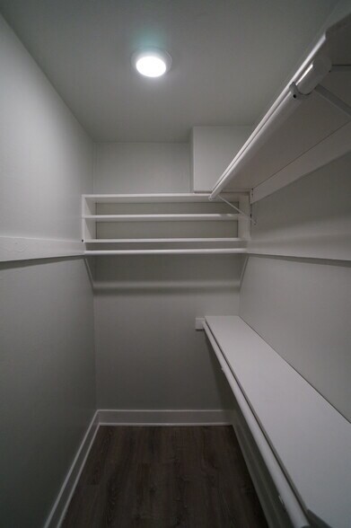 Building Photo - 766 Belmont Ave E