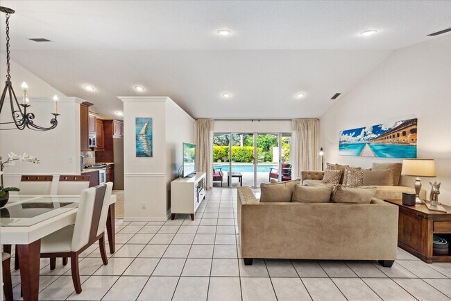Building Photo - 2216 Las Casitas Dr