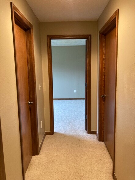 Building Photo - 502 Pepper Hill Dr