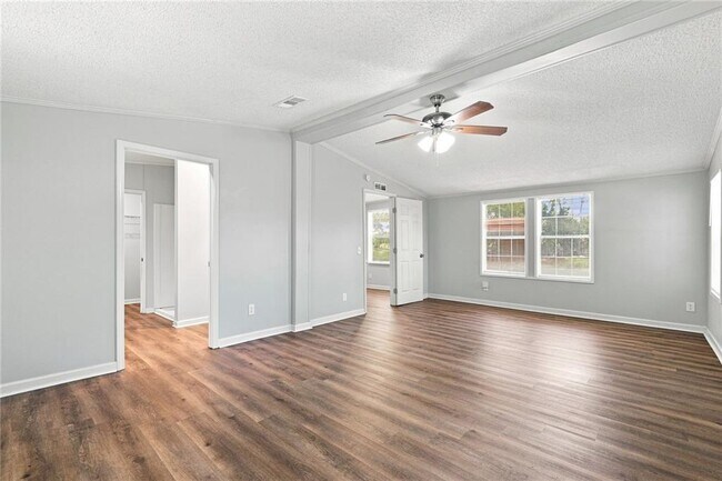 Building Photo - 4980 New Horizon Dr