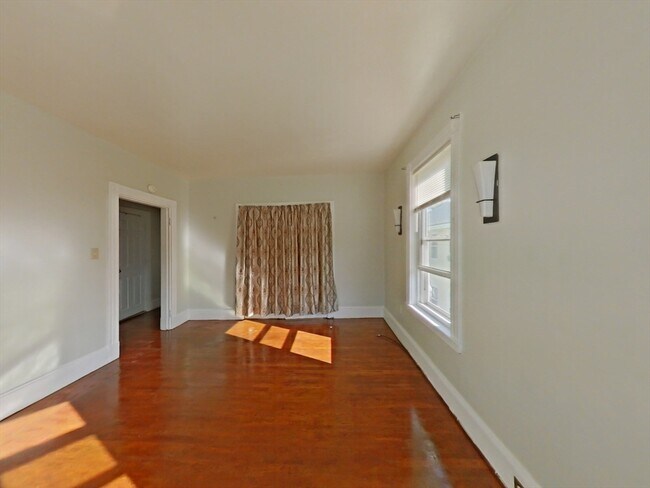 Building Photo - 16 W Squantum St