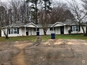 Building Photo - Oconee County Duplex!