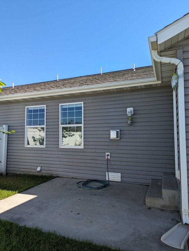 Building Photo - 140 Barron Way