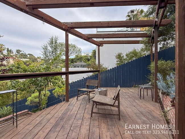 Building Photo - 1401 Dartmouth Dr