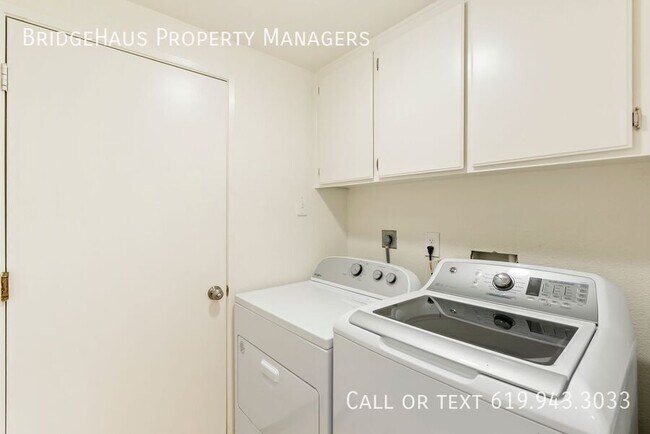 Building Photo - 10998 Corte Playa Barcelona