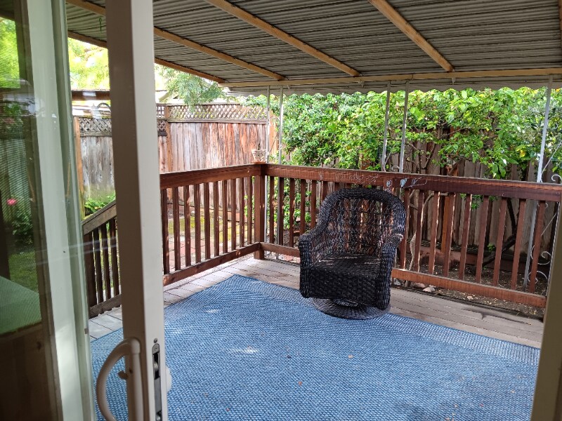 Building Photo - 1004 Hudson St